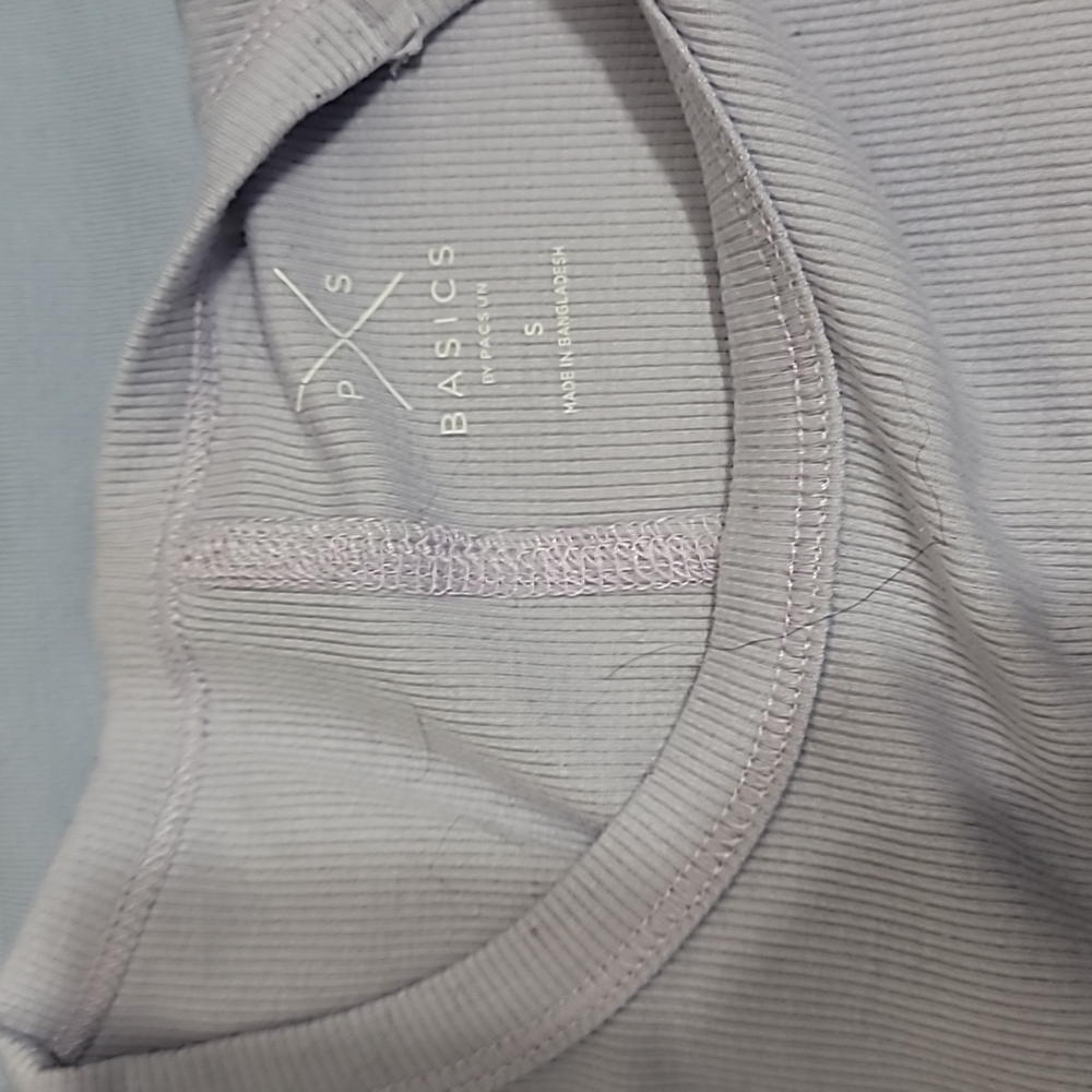 2 crop tees - Picture 2 of 4